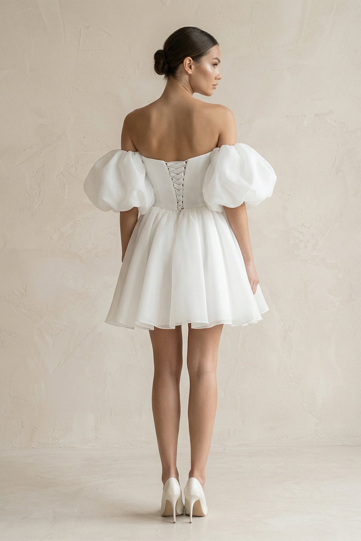 Robe de mariée courte blanc en tulle à épaules dénudées sans manches - Harana