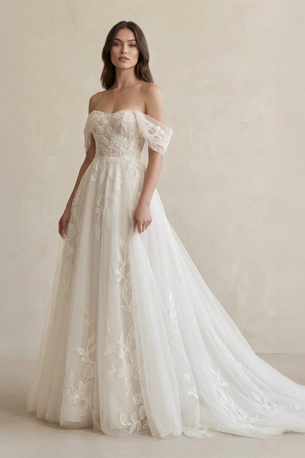 Robe de mariée ivoire trapèze en tulle à épaules dénudées manches courtes - Harana