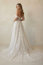 Robe de mariée blanche et nude trapèze en dentelle à épaules dénudées - Harana