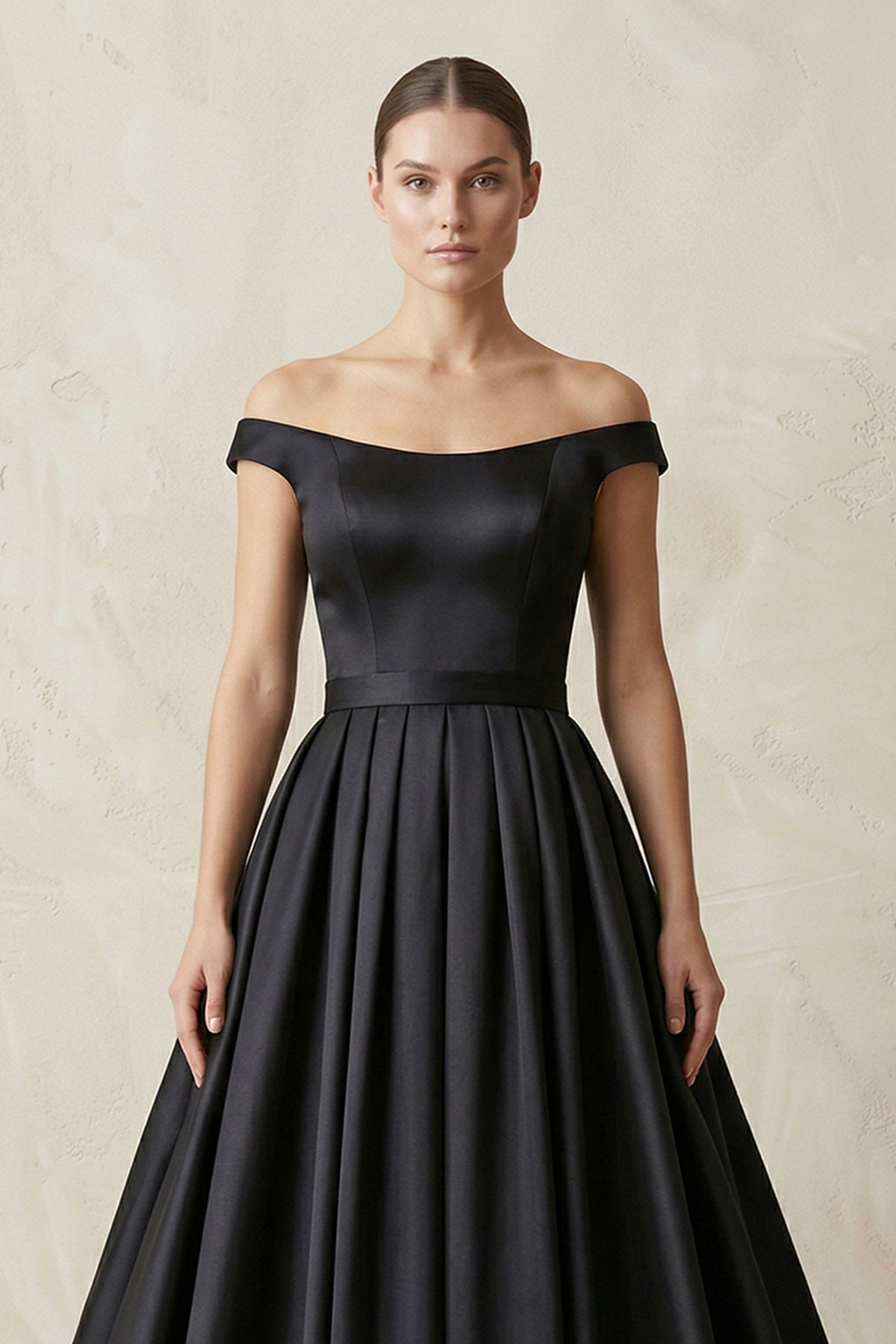 Robe de mariée noire trapèze en satin à épaules dénudées - Harana