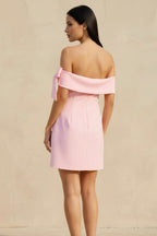 Robe courte rose à épaules dénudées avec nœud - Harana