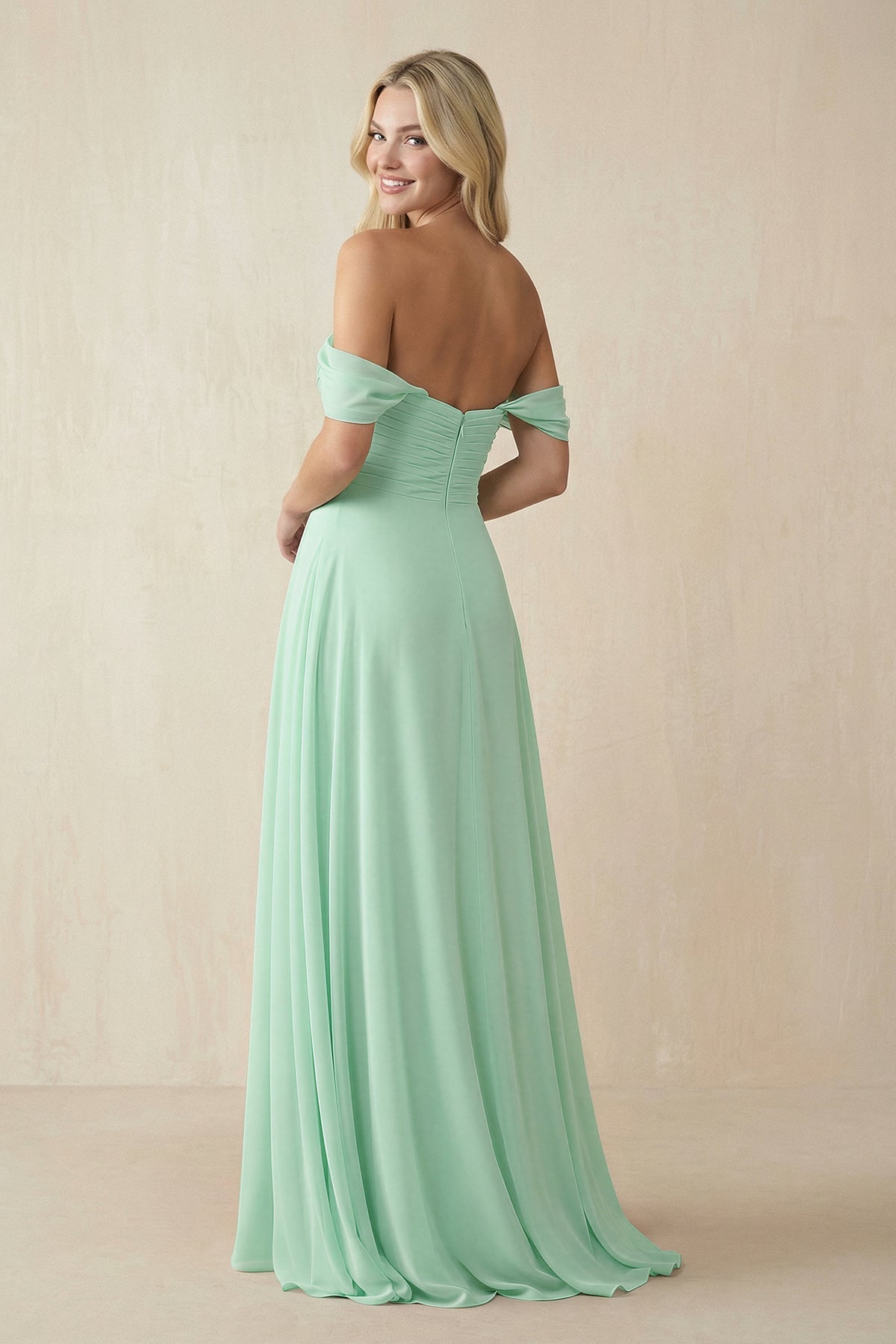Robe demoiselle d’honneur pale pistachio longue à épaules dénudées sans manches plissée - Harana