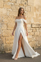 Robe de mariée blanche trapèze en mousseline à épaules dénudées avec fente - Harana