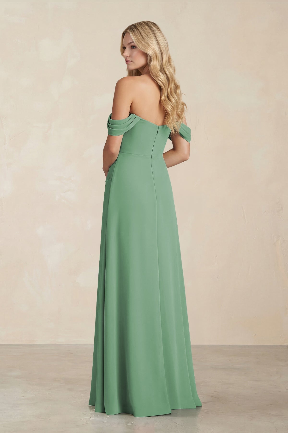 Robe demoiselle d’honneur vert d’eau longue à épaules dénudées avec fente froncée - Harana