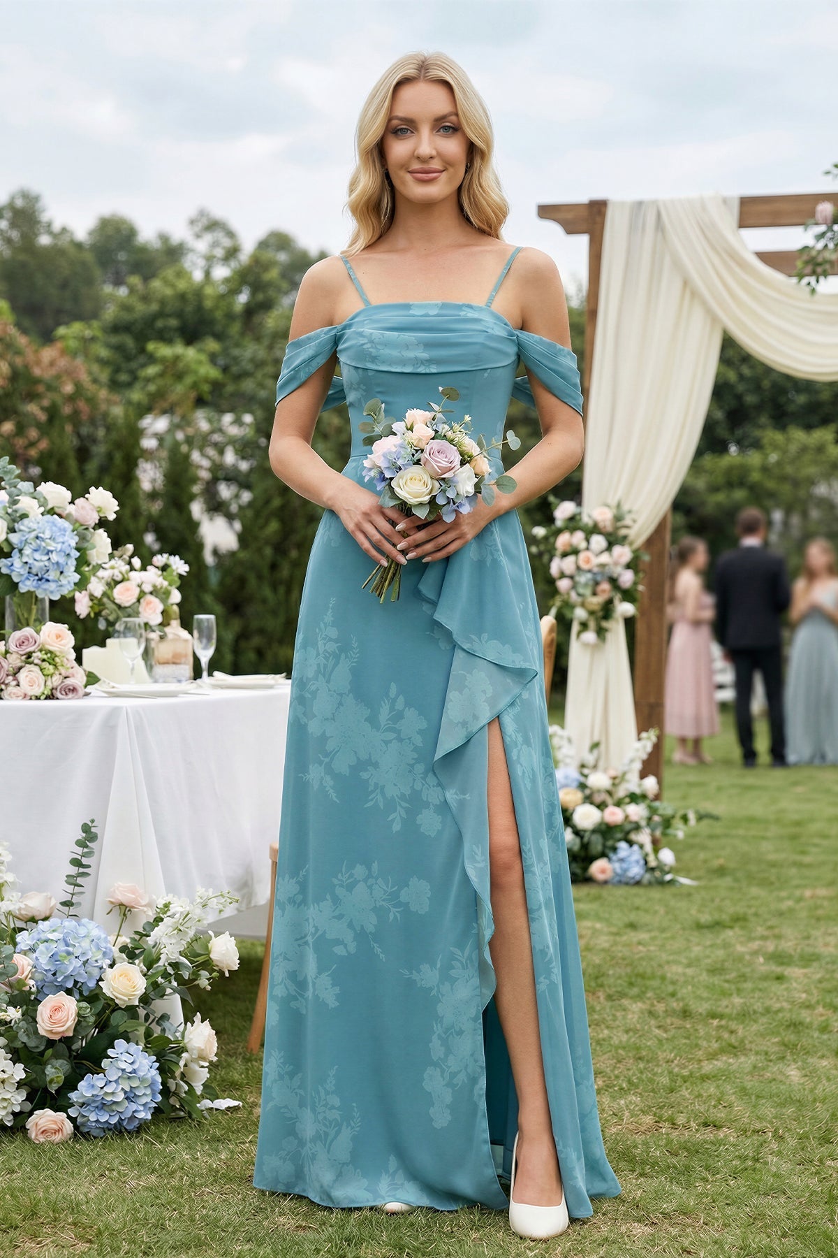 Robe demoiselle d’honneur adriatic blue longue à épaules dénudées manches courtes avec fente - Harana