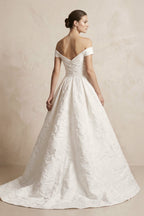Robe de mariée blanc longue à épaules dénudées sans manches froncée - Harana