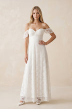 Robe de mariée blanche en dentelle silhouette trapèze à épaules dénudées ornée d’appliqués - Harana