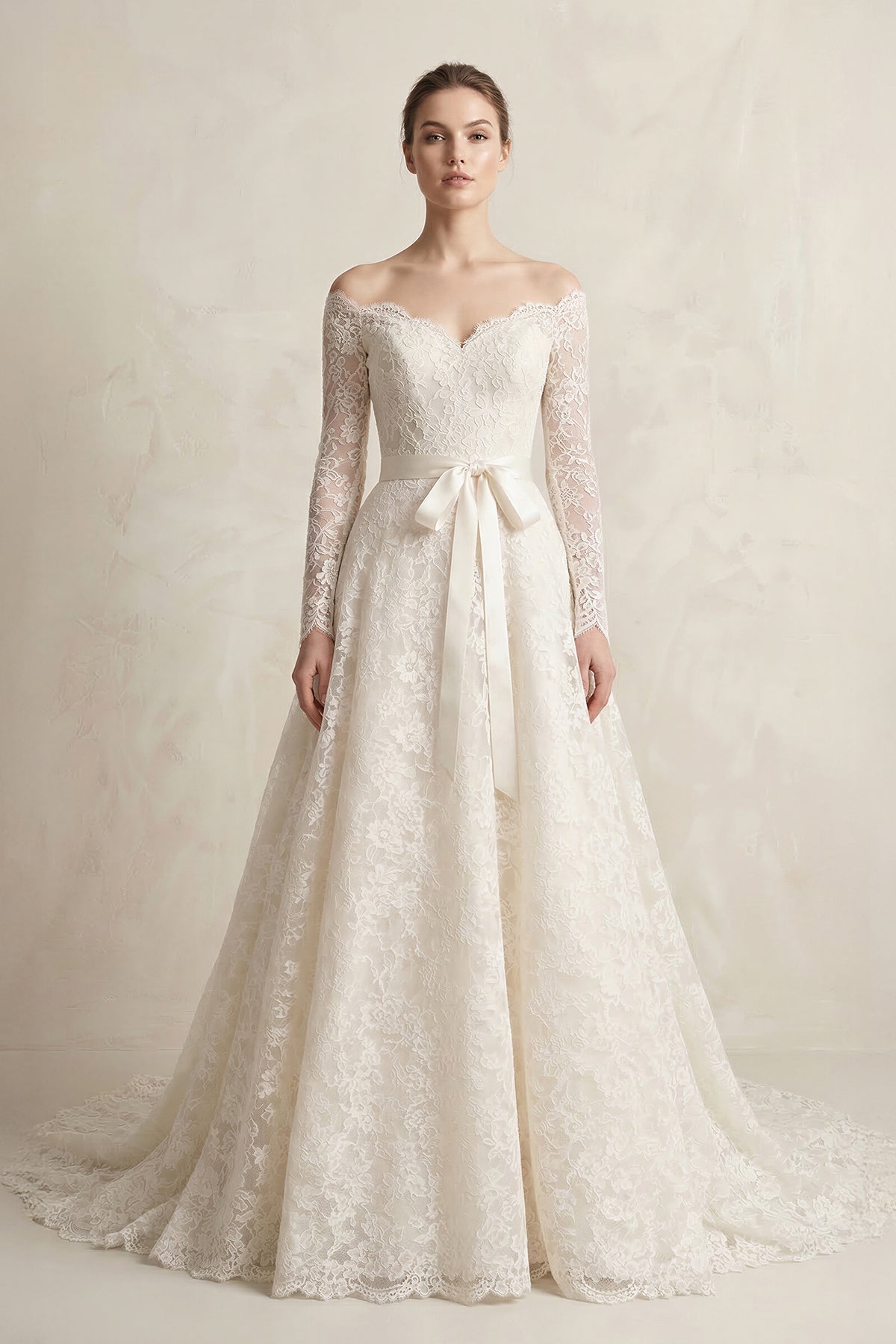 Robe de mariée ivoire longue à épaules dénudées manches longues avec nœud - Harana