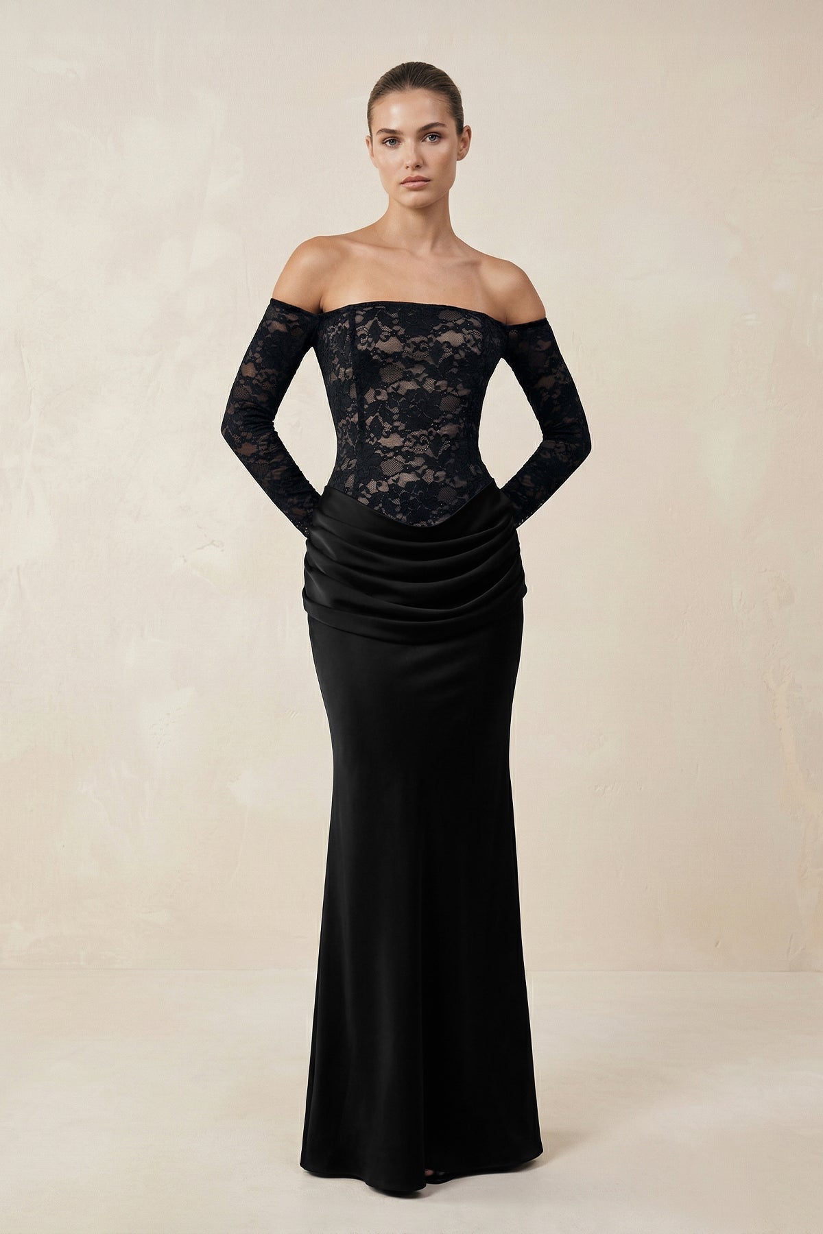 Robe longue noire en dentelle à épaules dénudées - Harana