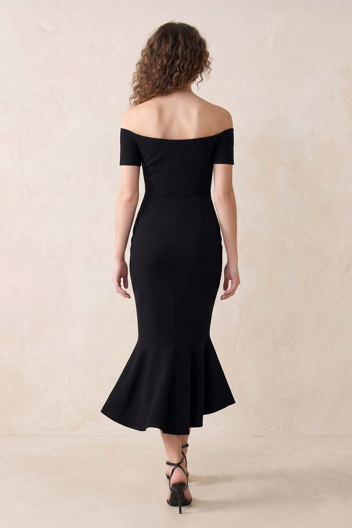 Robe noire midi coupe sirène à épaules dénudées - Harana