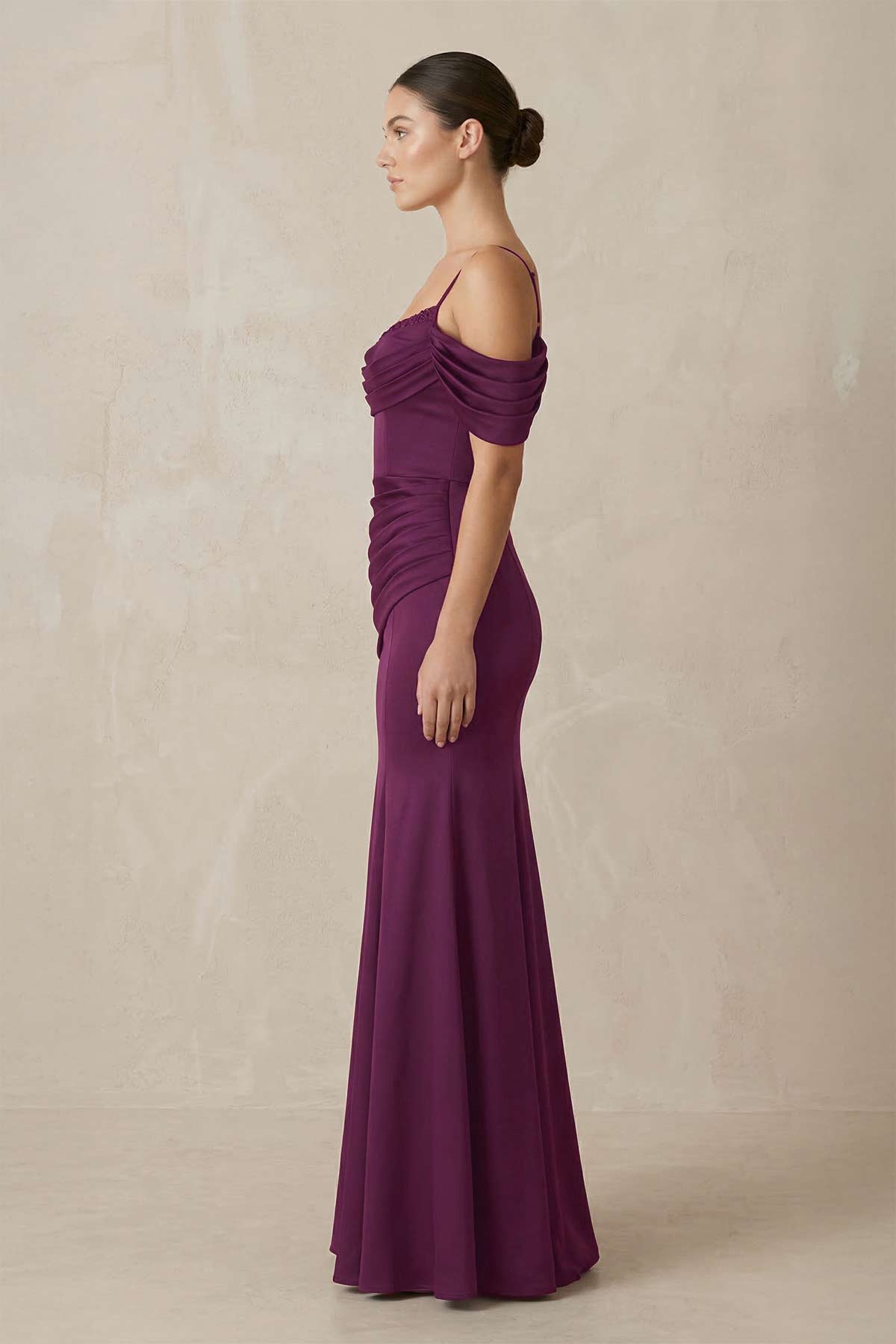 Robe demoiselle d’honneur fig longue à épaules dénudées manches courtes froncée - Harana
