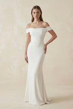 Robe de mariée blanche satinée coupe sirène à épaules dénudées plissée - Harana