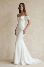 Robe de mariée blanche satinée coupe sirène à encolure Bardot - Harana