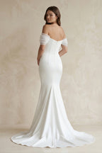Robe de mariée blanche satinée coupe sirène à encolure Bardot - Harana