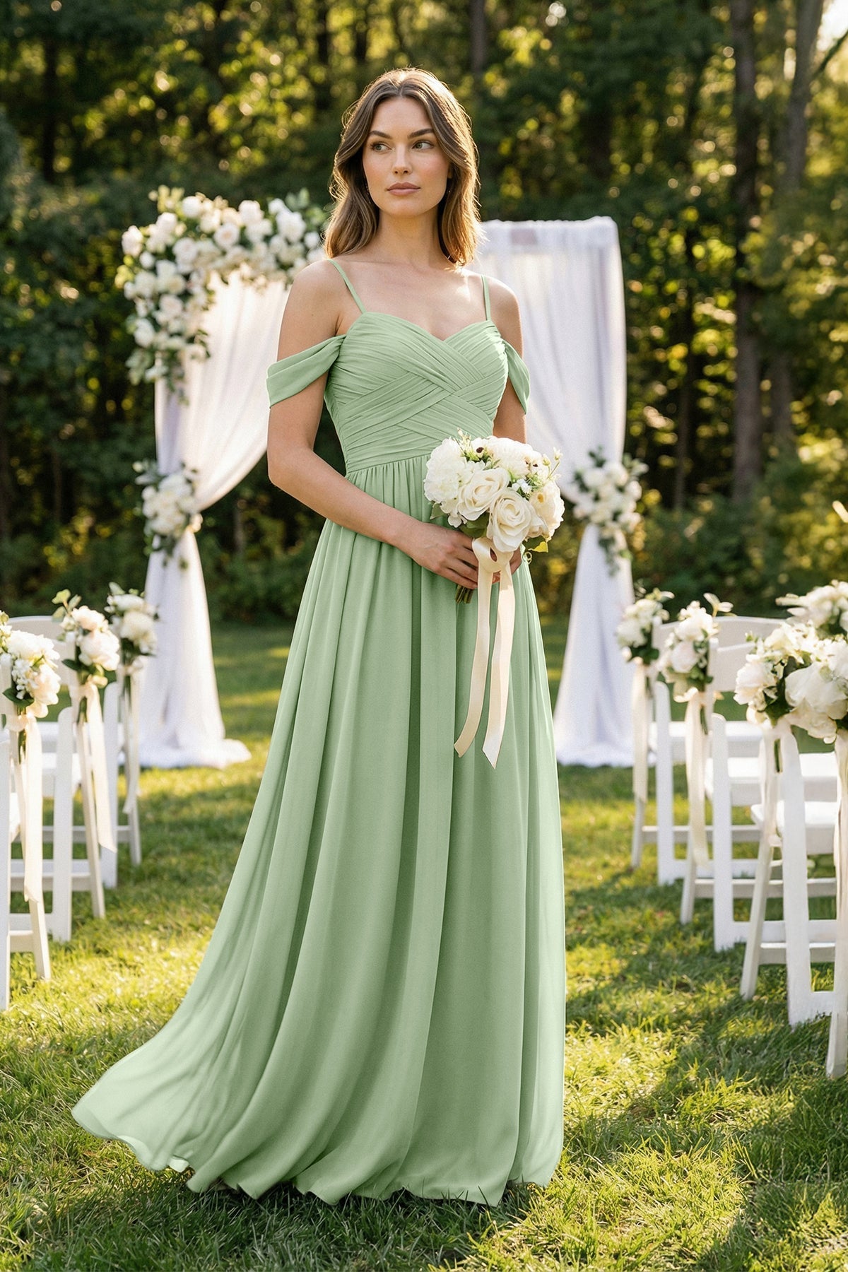 Robe demoiselle d’honneur vert sauge longue à épaules dénudées plissée effet drapé - Harana