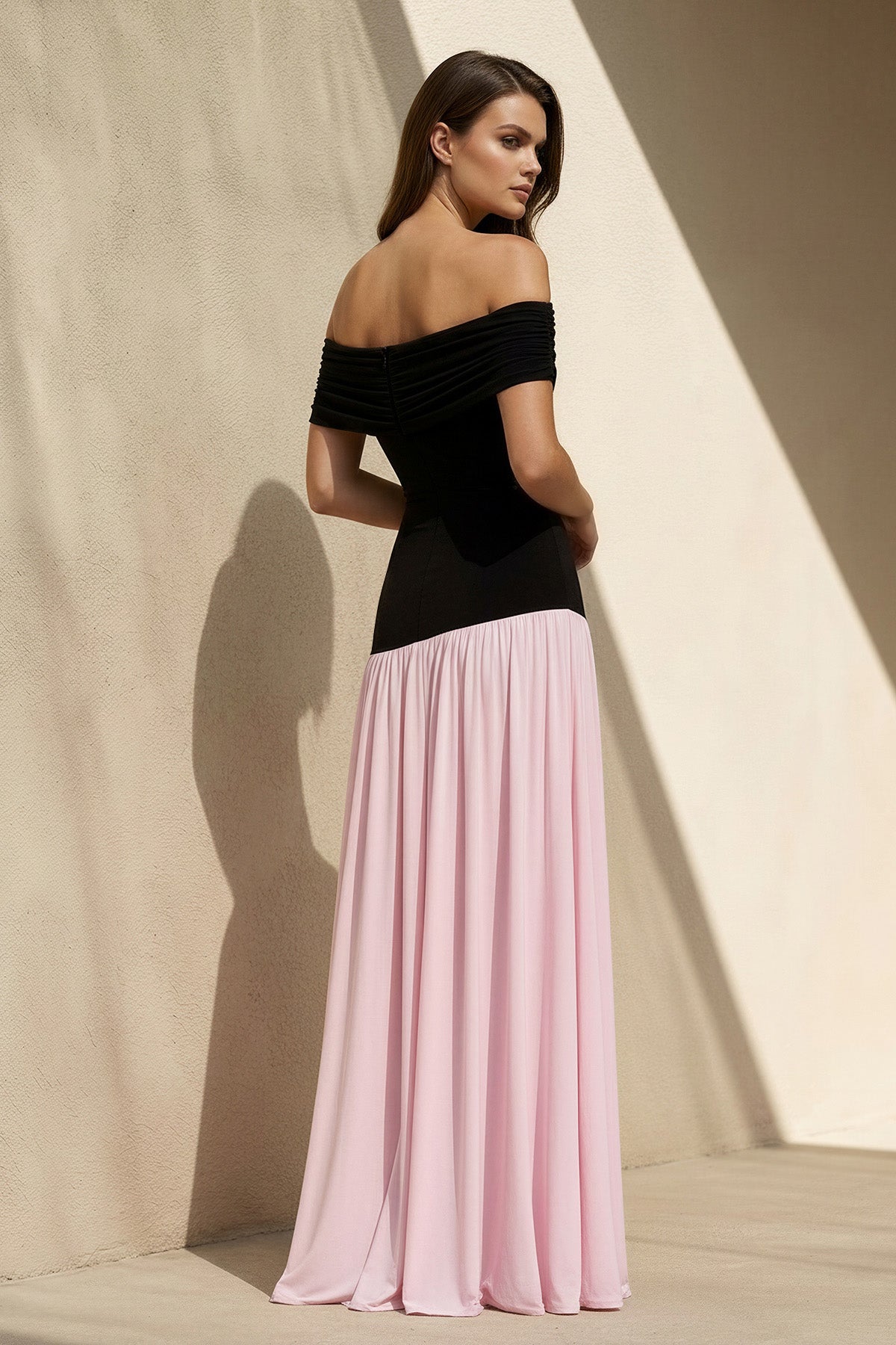 Robe longue black & pink à épaules dénudées plissée - Harana