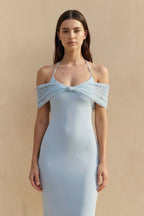 Robe longue bleu ciel à épaules dénudées plissée - Harana