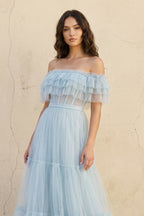 Robe longue bleu ciel à épaules dénudées à volants - Harana