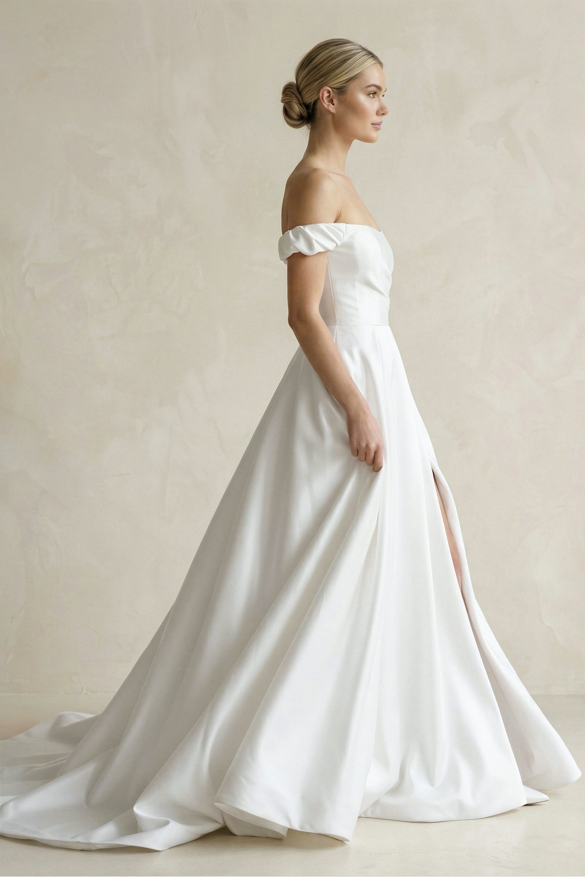 Robe de mariée blanche trapèze en satin à épaules dénudées sans manches - Harana
