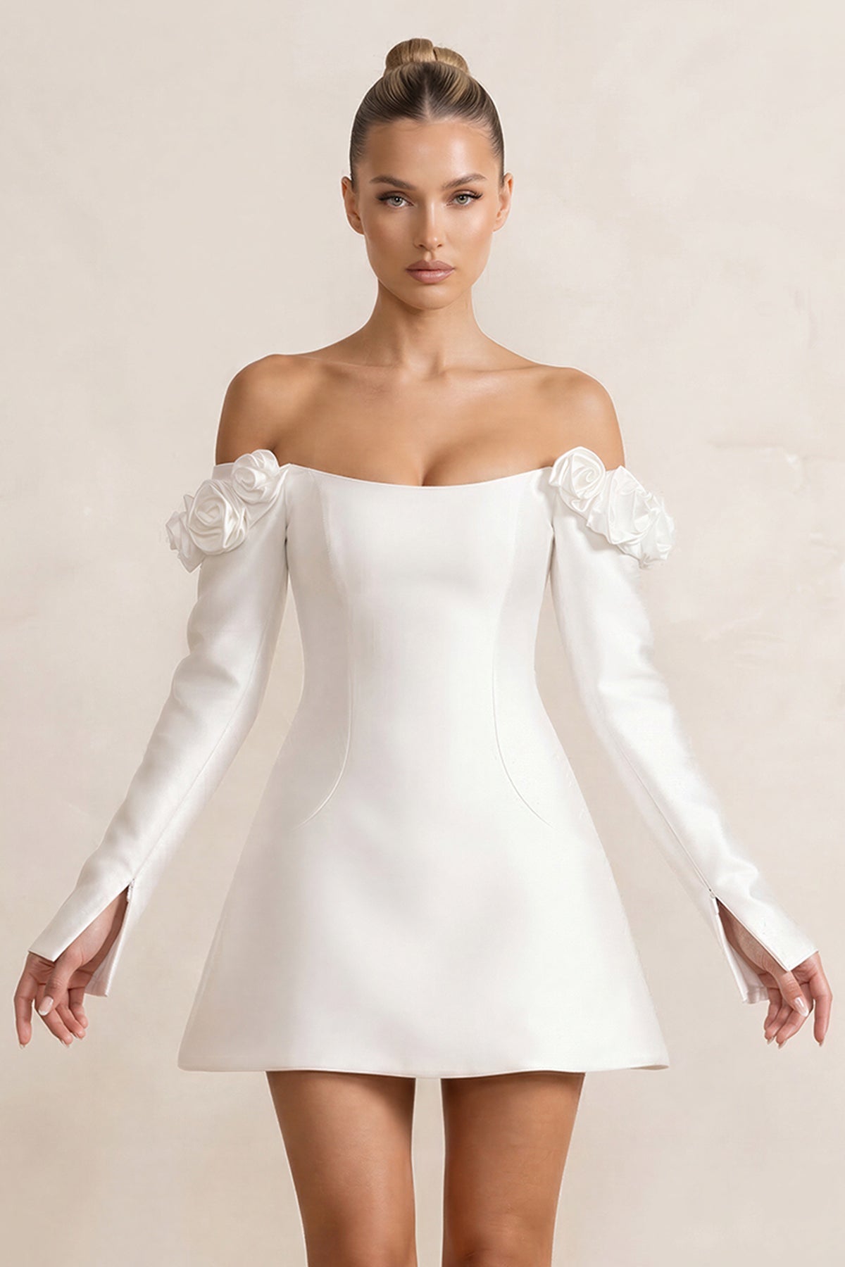 Robe de mariée blanche trapèze en satin à épaules dénudées manches longues - Harana
