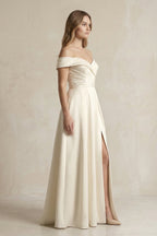 Robe de mariée ivoire trapèze en satin à épaules dénudées manches courtes - Harana