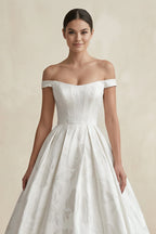 Robe de mariée blanche princesse en satin à épaules dénudées à appliqués - Harana