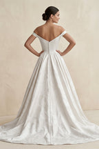 Robe de mariée blanche princesse en satin à épaules dénudées à appliqués - Harana