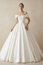 Robe de mariée ivoire longue à épaules dénudées plissée effet drapé - Harana