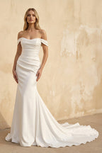 Robe de mariée blanche en satin silhouette sirène à épaules dénudées - Harana