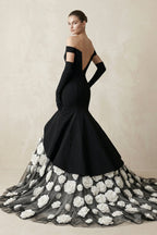 Robe de mariée noire et blanche trapèze en satin à épaules dénudées - Harana