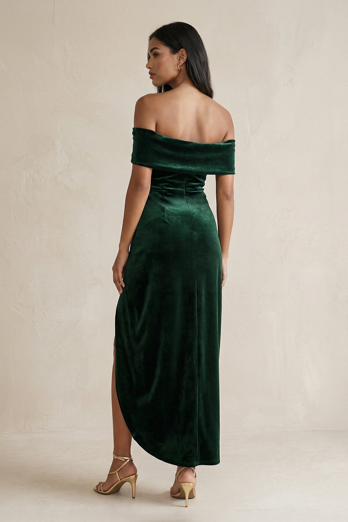 Robe demoiselle d’honneur vert foncé midi à épaules dénudées avec fente froncée - Harana