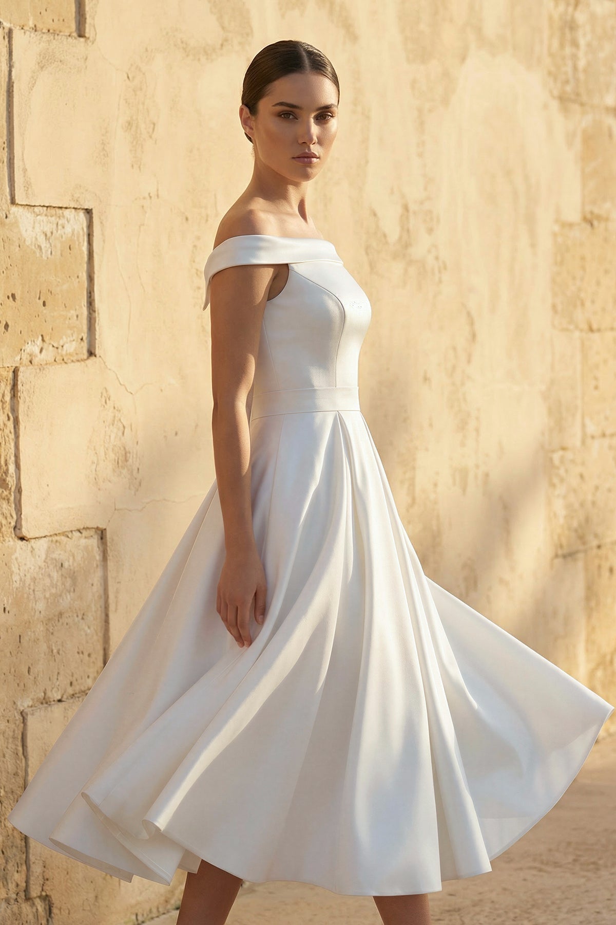 Robe de mariée blanche trapèze en satin à épaules dénudées plissée - Harana