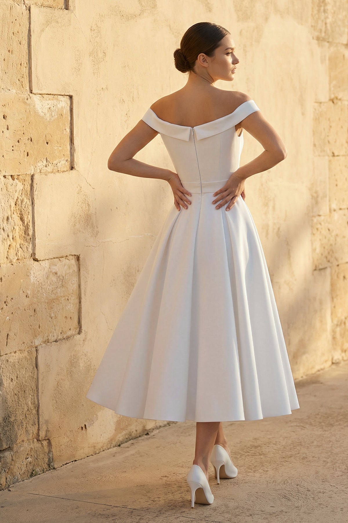 Robe de mariée blanche trapèze en satin à épaules dénudées plissée - Harana