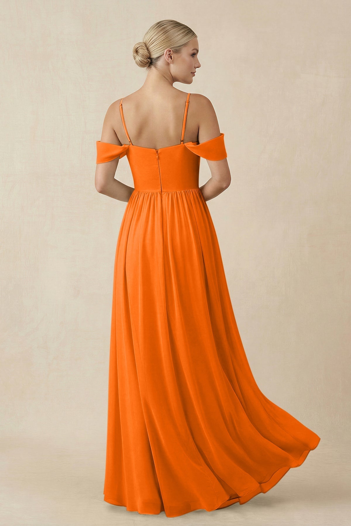 Robe longue orange en mousseline coupe trapèze à épaules dénudées - Harana