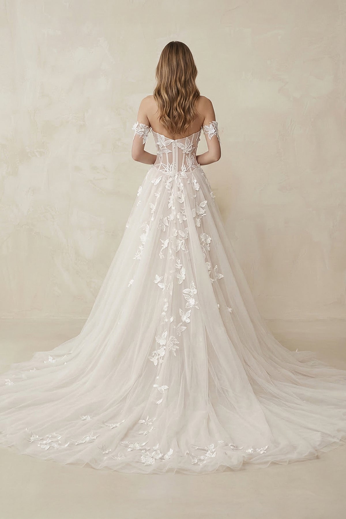 Robe de mariée ivoire trapèze en tulle à épaules dénudées à corset - Harana