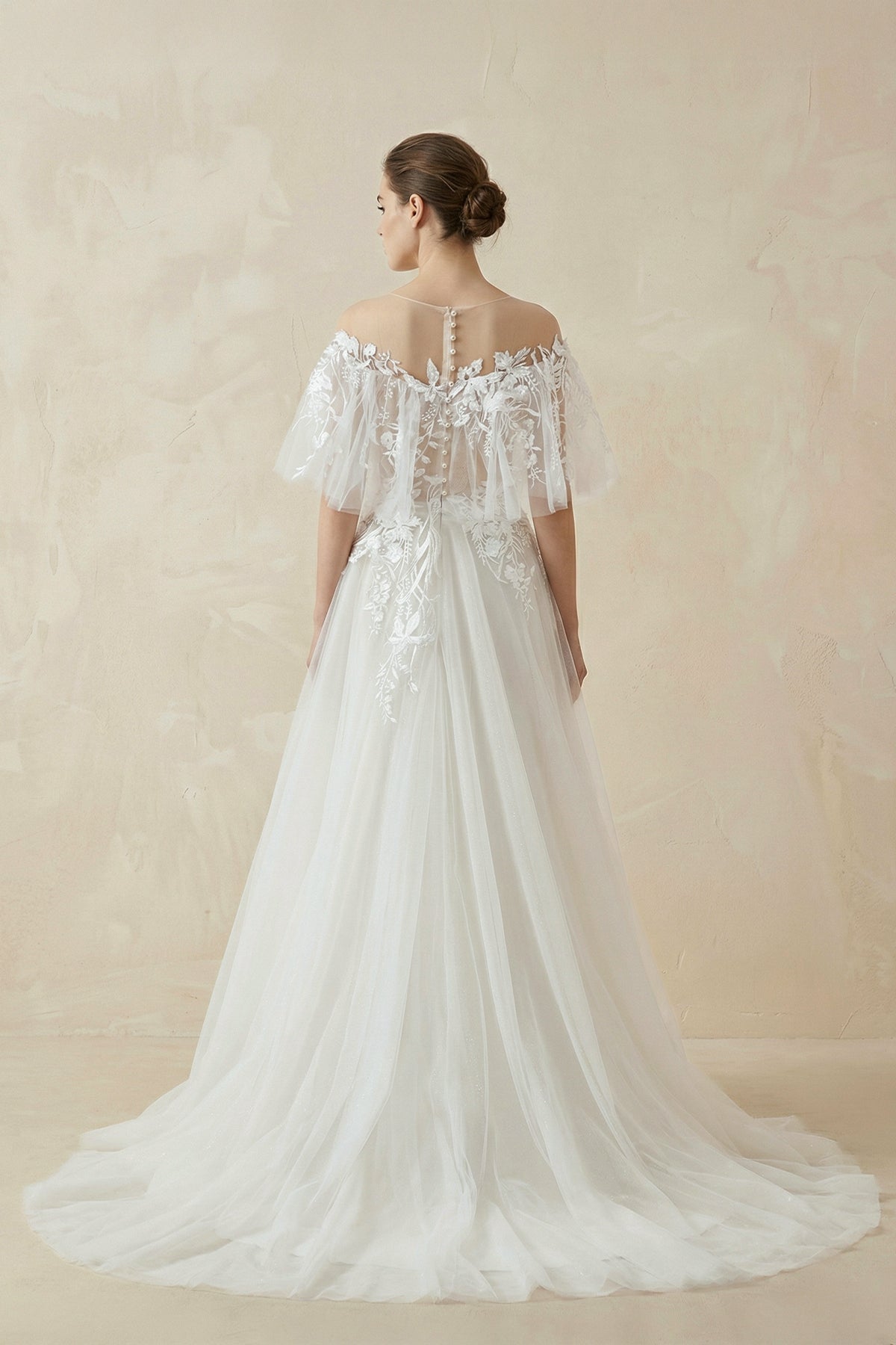 Robe de mariée blanche et nude trapèze en dentelle à épaules dénudées - Harana