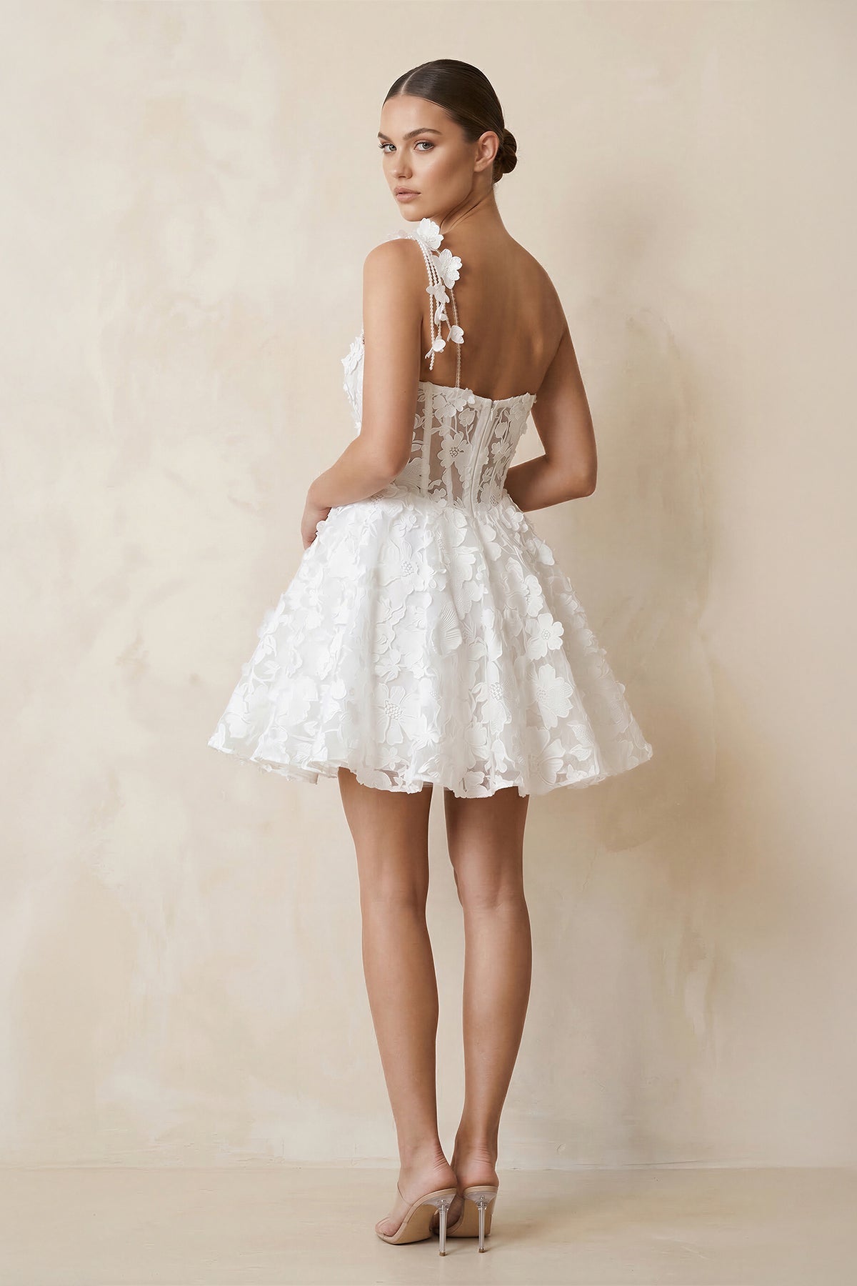 Robe de mariée courte blanc en dentelle asymétrique sans manches - Harana