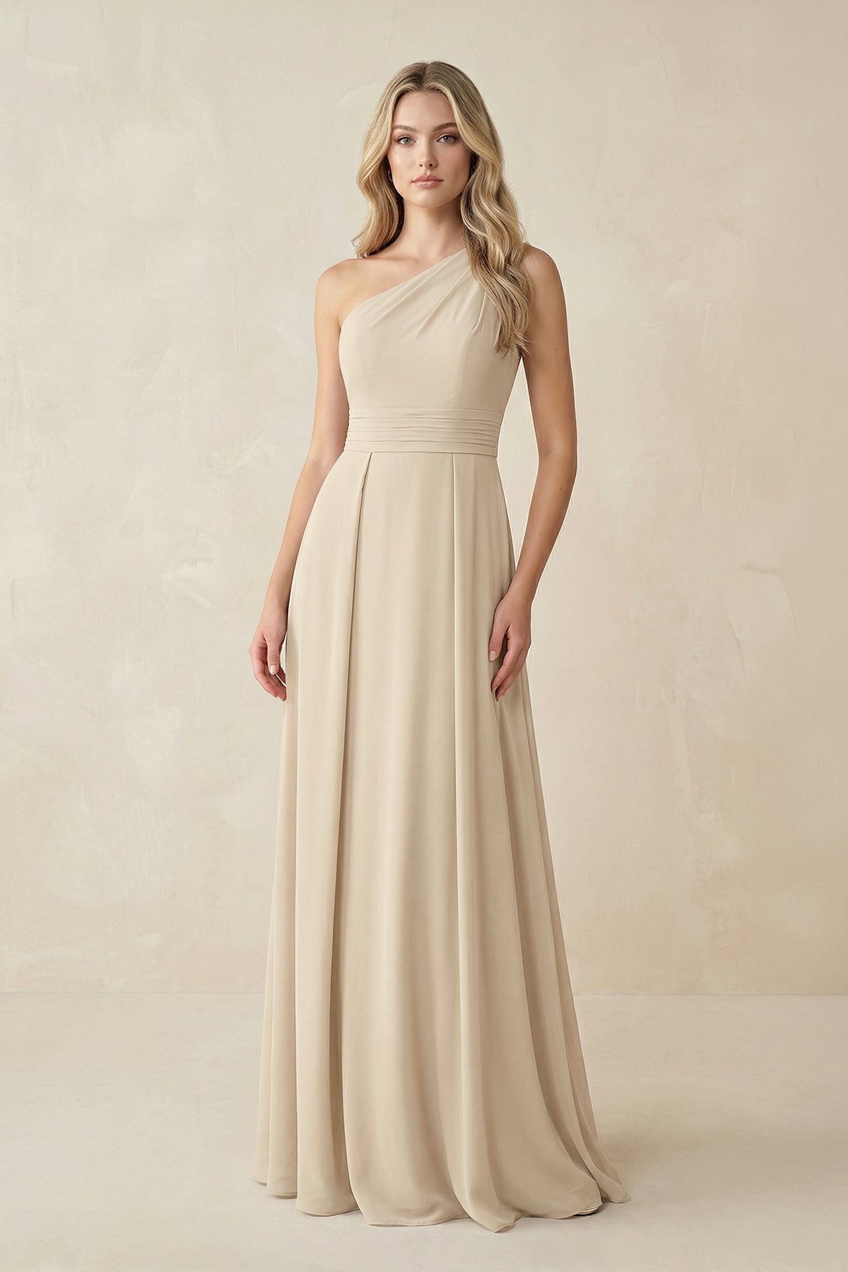 Robe demoiselle d’honneur champagne longue asymétrique sans manches froncée - Harana