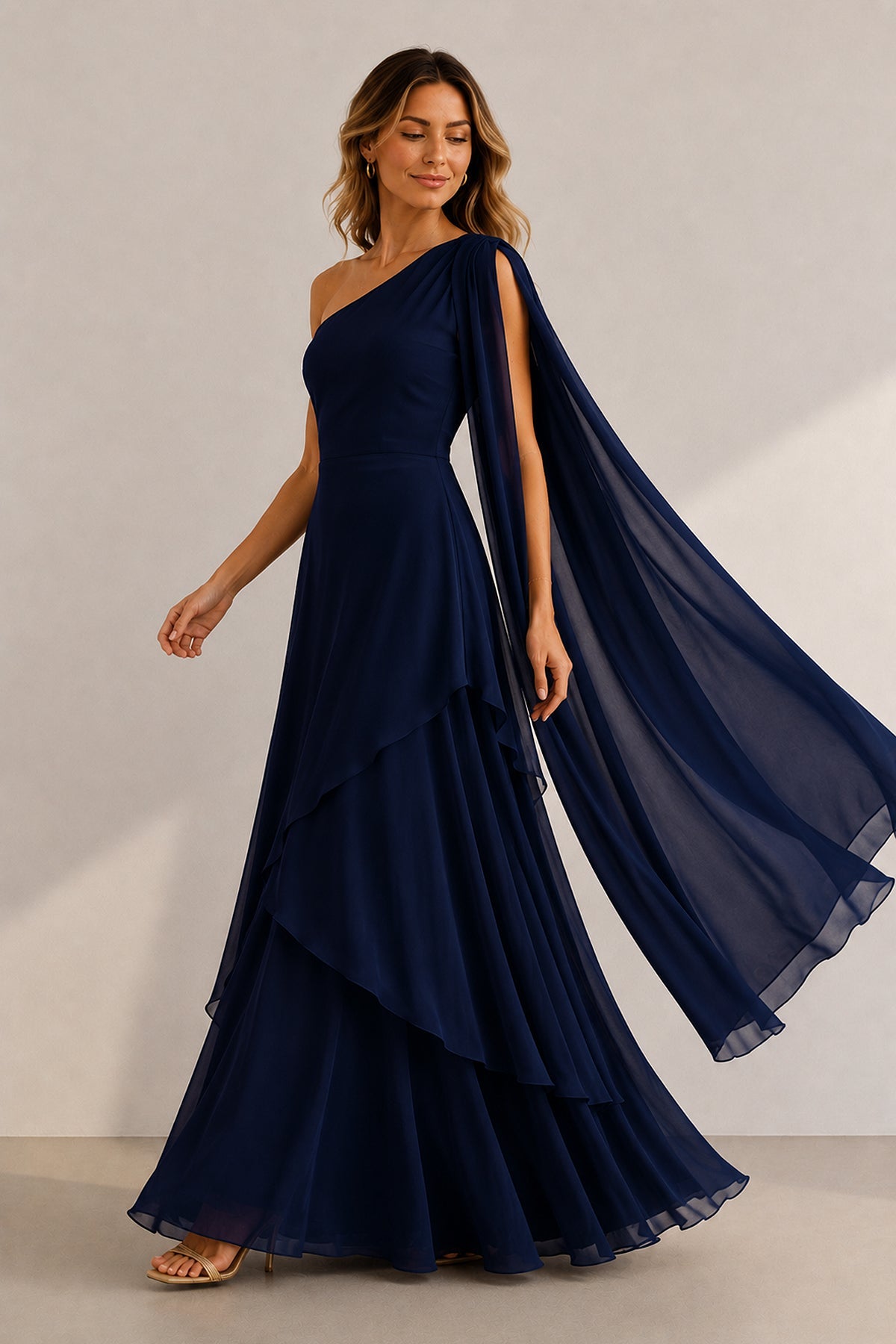 Robe bleu marine longue en mousseline coupe trapèze à une épaule ornée de volants - Harana