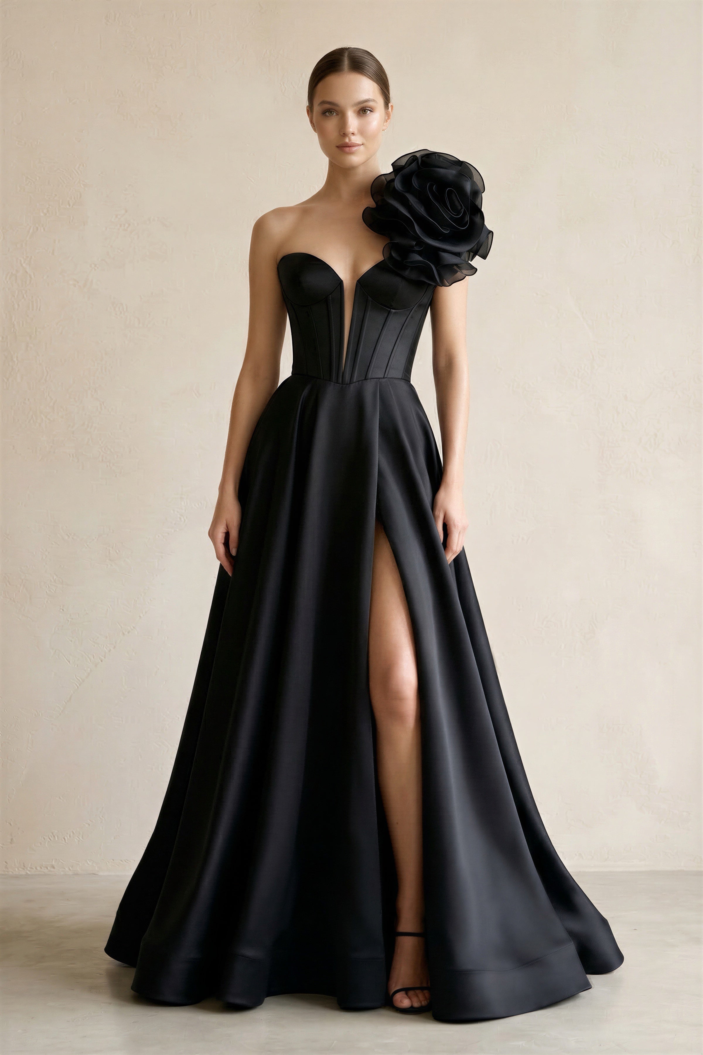Robe de mariée noire trapèze en satin sans manches à corset - Harana