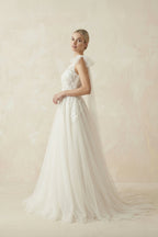 Robe de mariée ivoire trapèze en tulle sans manches à appliqués - Harana