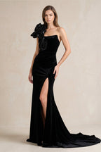 Robe de mariée noire satinée coupe sirène à une épaule avec fente - Harana