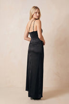 Robe noire longue coupe fourreau à une épaule avec fente - Harana
