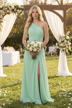Robe demoiselle d’honneur pale pistachio longue asymétrique sans manches froncée - Harana