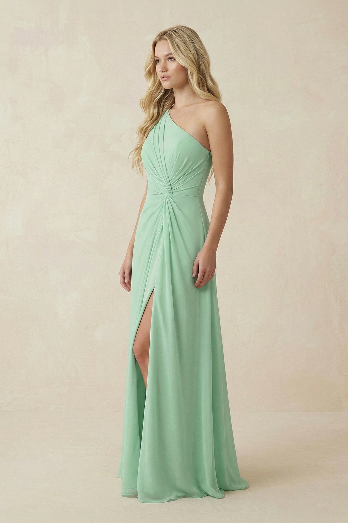 Robe demoiselle d’honneur pale pistachio longue asymétrique sans manches froncée - Harana