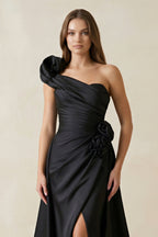 Robe de mariée noire trapèze en satin sans manches avec fente - Harana