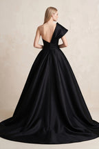 Robe de mariée noir longue asymétrique sans manches froncée - Harana