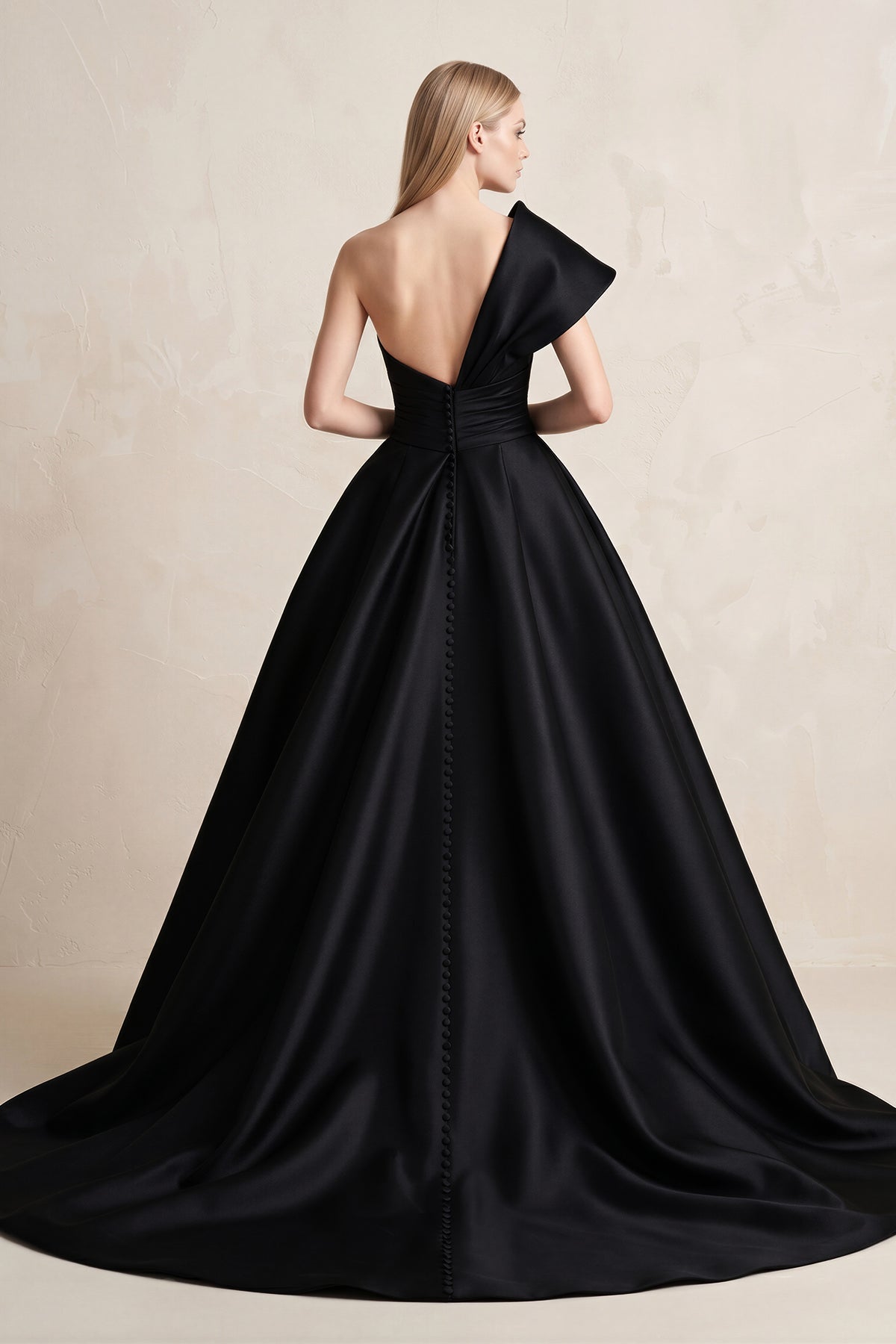 Robe de mariée noir longue asymétrique sans manches froncée - Harana