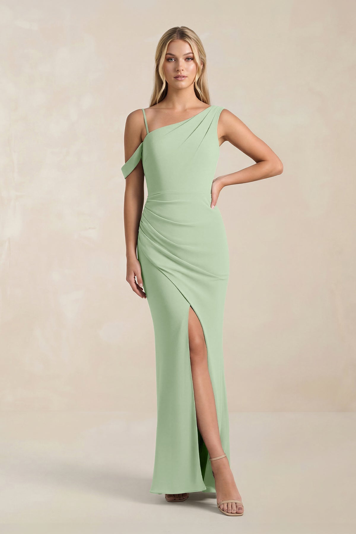 Robe demoiselle d’honneur vert sauge longue asymétrique avec fente froncée - Harana