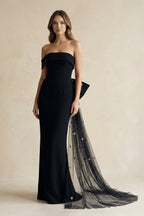 Robe de mariée noire satinée coupe fourreau à une épaule avec nœud - Harana